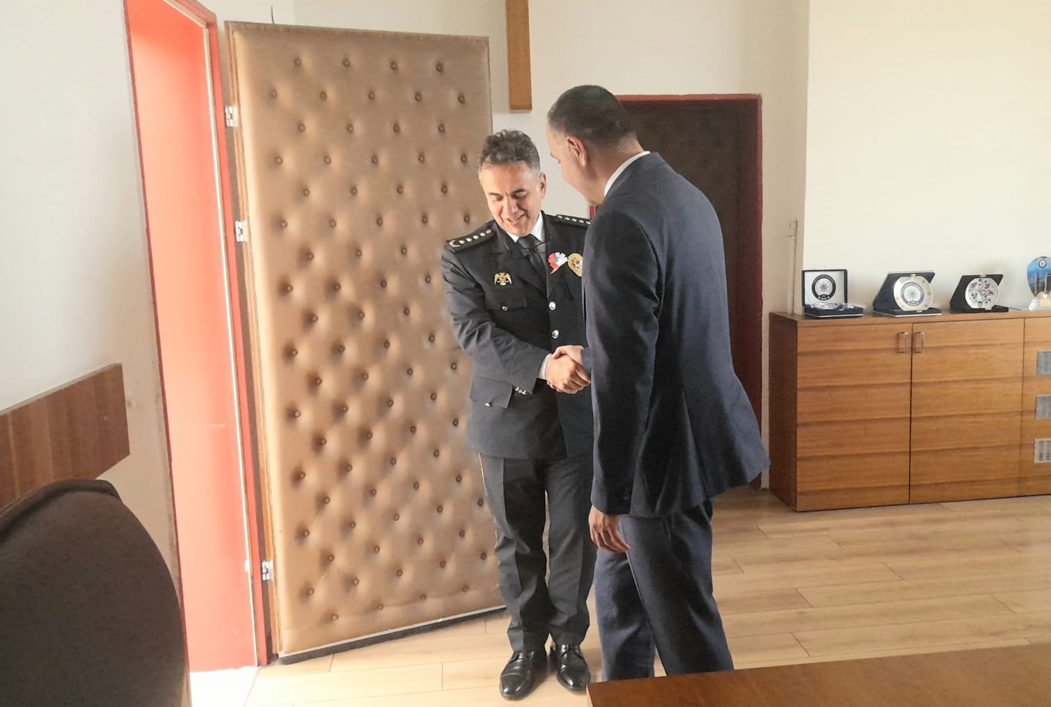 Mahmut Ünüvar kentte görevli tüm polisleri ziyaret etti