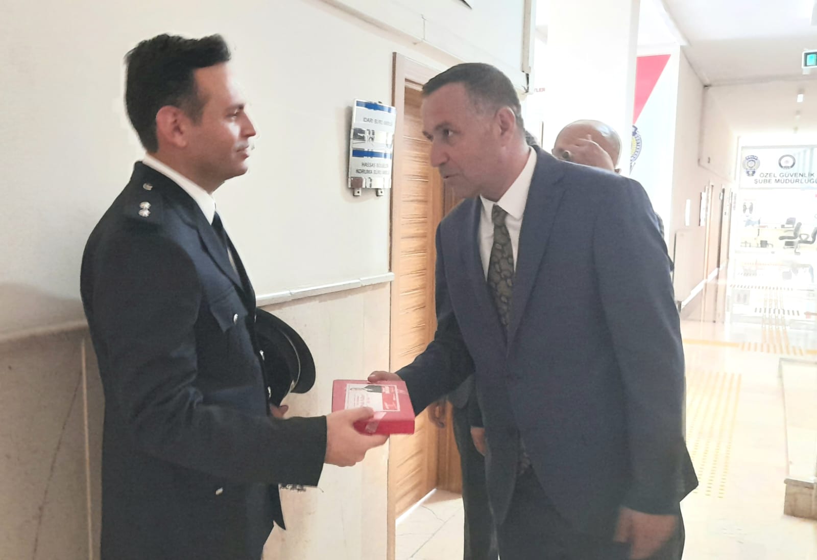 Mahmut Ünüvar kentte görevli tüm polisleri ziyaret etti
