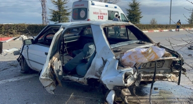 Karaman’da üç otomobilin karıştığı zincirleme kaza: 3 yaralı