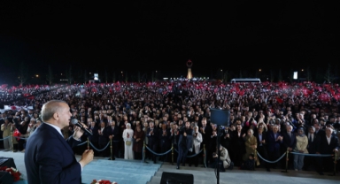Cumhurbaşkanı Erdoğan'ın balkon konuşmasından kareler
