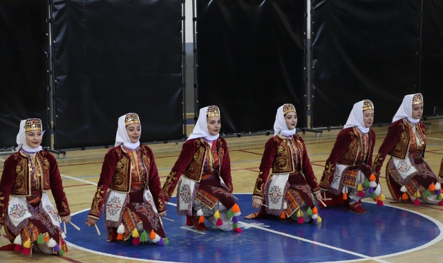 Karaman'da Halk Oyunları Yarışması Fotoğraf Kareleri