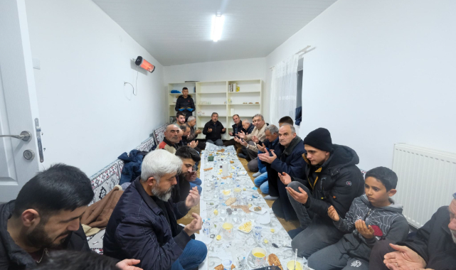 Karaman Valisi Mehmet Fatih Çiçekli ve Eşi, Siyahser Mahallesi Sakinleriyle İftar Yaptı