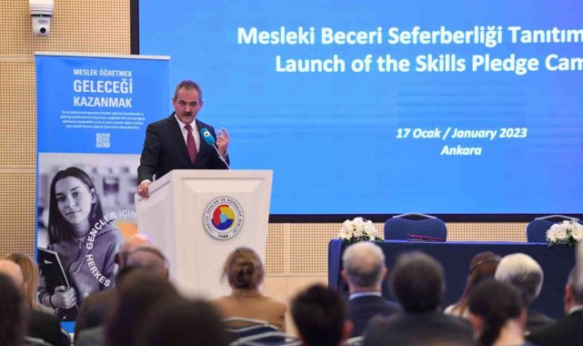 Bakan Özer'den mesleki eğitimin 'çocuk işçiliği' şeklinde algılanmasına tepki
