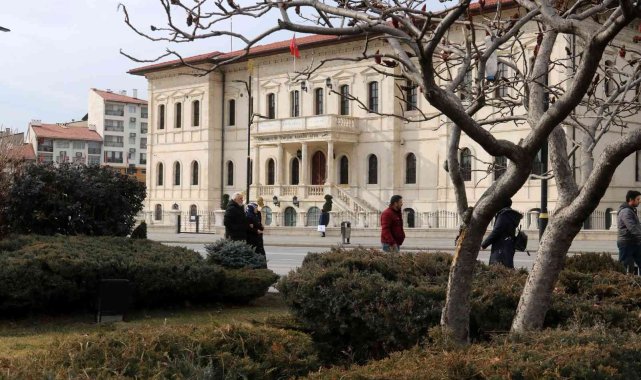 Bir yıl arayla çekilen farklı görüntüler yaşanan kuraklığı gözler önüne serdi