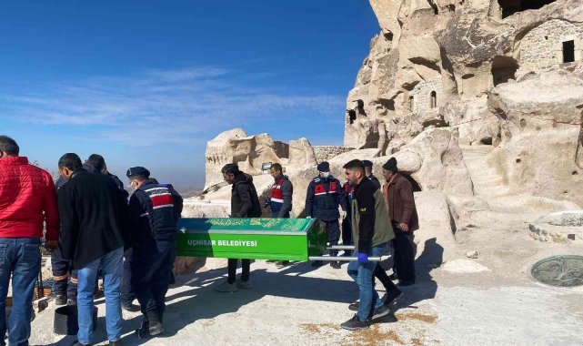 Kaleden düşen genç öldü