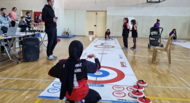 Karaman’da düzenlenen küçükler floor curling müsabakaları sona erdi