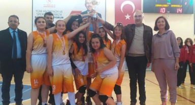 Karaman’da düzenlenen okul sporları yıldızlar basketbol müsabakaları sona erdi