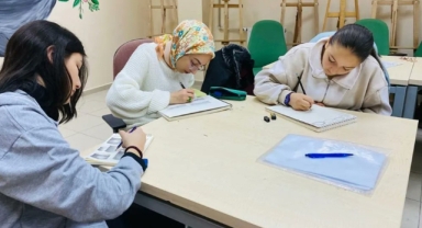 Karaman’da gençlik merkezinin karakalem kursu büyük ilgi görüyor