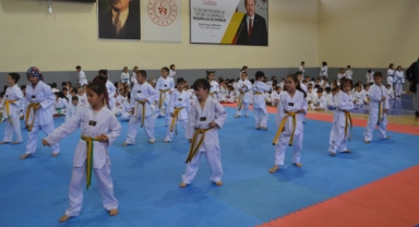 KARAMAN’DA YILIN İLK TERFİ KUŞAK SINAVI YAPILDI