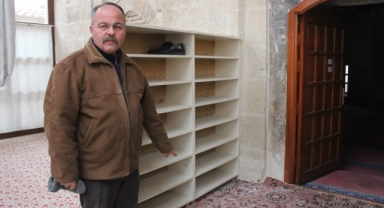 - Polis, 10 günlük bebeği cami kapısına terk eden anneyi arıyor
