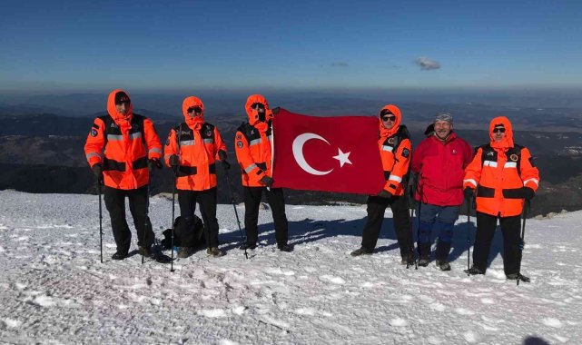 Şehitleri anmak için Ilgaz Dağı'na tırmandılar