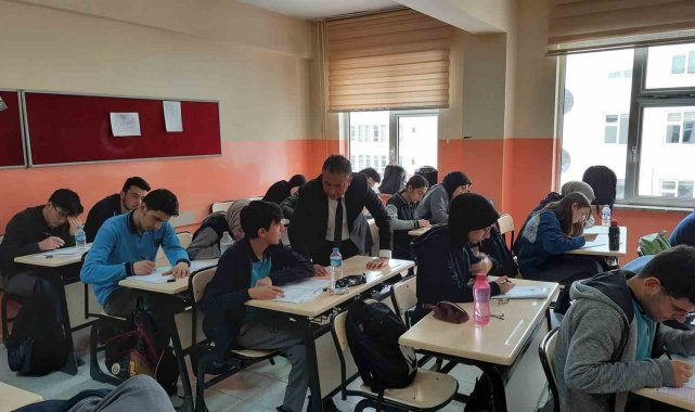 12. sınıflara uygulanan AYT hazırlık sınavları ile tamamlandı