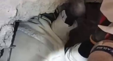 131 saat sonra kurtarılan Asya, ağlayınca fark edilmiş