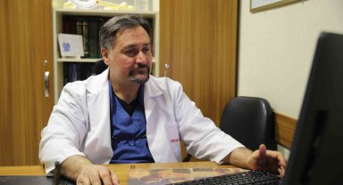 2 doktor sarsıntılara rağmen 20 saatte 50 depremzedeyi ameliyat etti