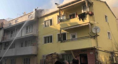 3 katlı binada yangın paniği