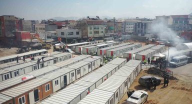 Afet bölgesindeki ilk 'konteyner çarşı', yarın Elbistan'da hizmet verecek