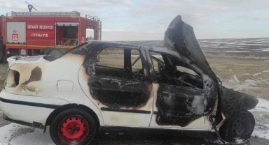 Aksaray'da 2 otomobil çarpıştı: 2 yaralı