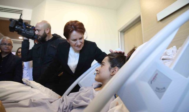 Akşener, Adana'da depremde yaralananları ziyaret etti