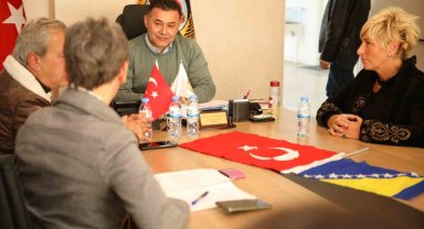 Alanya'daki Boşnaklardan deprem bölgesine konteyner desteği