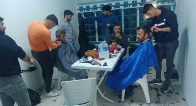 Ankara'da berber ve kuaförlerden afetzedelere kişisel bakım