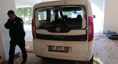 Antalya'dan çalınan hafif ticari araç Manavgat'ta park halinde bulundu