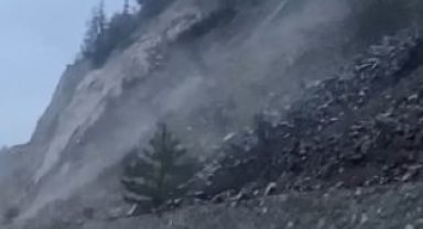 Artvin'de heyelan anı kameralara yansıdı
