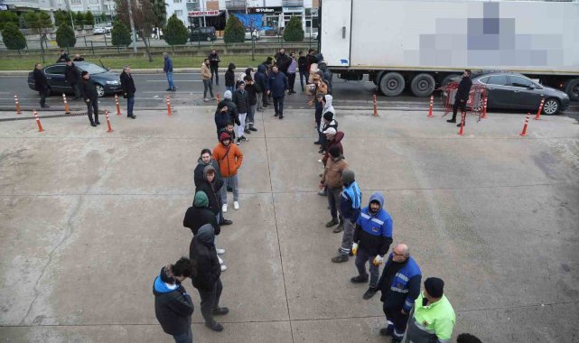 Atakum'dan deprem bölgesine 20 tır yardım