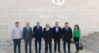 Başkan Şahin ve Rektör Beydemir, Deney Hayvanları Araştırma ve Uygulama Merkezini gezdi