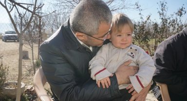 Başkan Vural, Çivril'e gelen depremzede ailelerle bir araya geldi