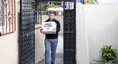 Belediyenin verdiği gıda kolisi hizmeti, depremzedelerin sofralarına aş oluyor