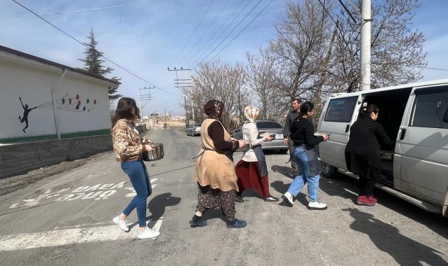 Bu köy dayanışmanın adresi oldu