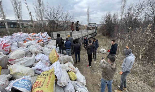 Çankırı'dan depremzedeler için odun desteği