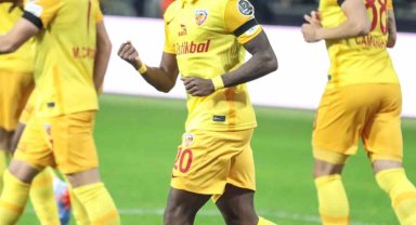 Carlos Mane 2'inci golünü attı