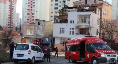 Çatı yangını korkuttu