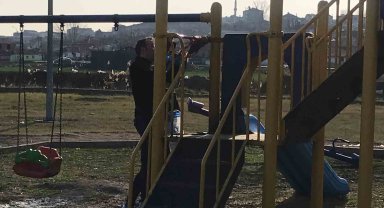 Çocuk parkı alevler içinde kaldı