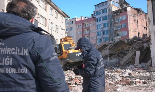 Deprem bölgelerinde 830 bin 783 binadaki 3 milyon 273 bin 605 bağımsız birimde hasar tespit çalışması yapıldı