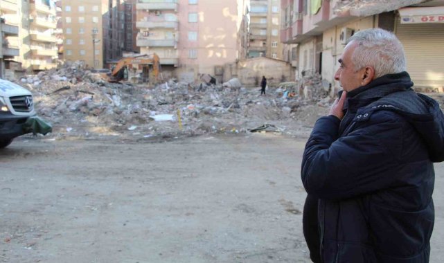 Depremden 7 kişilik ailesiyle saniyelerle kurtuldu, o anları anlattı