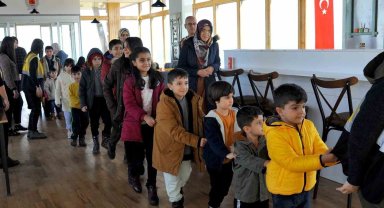 Depremzede çocuklara 'moral etkinliği'