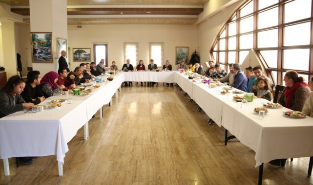 Depremzede öğrenciler ve aileleri DPÜ konukevinde ağırlanıyor