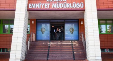 Depremzedeleri sahte kiralık ev ilanıyla dolandıran zanlı tutuklandı