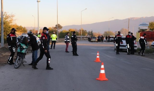 Erzincan'da 24 aranan şahıs yakalandı