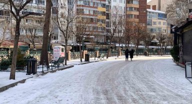 Eskişehir tekrar beyaz örtüyle kaplandı
