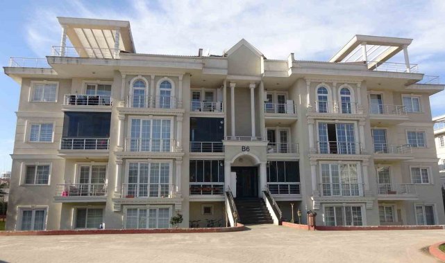 Eşyalarla döşenen 36 daire depremzedelere tahsis edildi