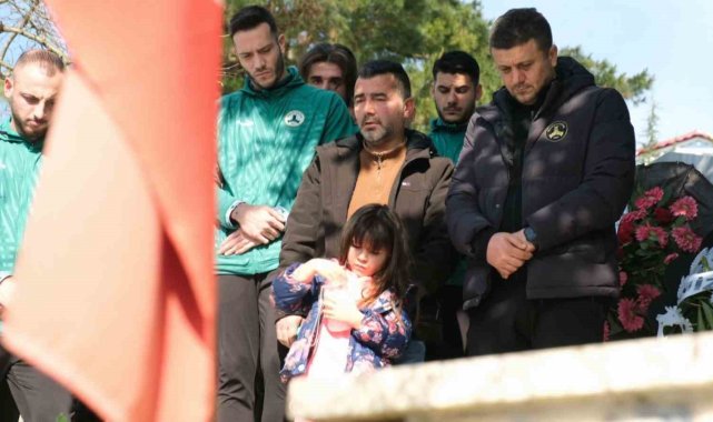 Giresunspor'dan depremde hayatını kaybeden eski oyuncularına taziye ziyareti