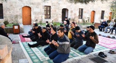 Hatay'da 449 yıllık külliye depremzedelere yuva oldu