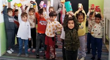 Hisarcık'ta 4-6 yaş Kur'an kursu öğrencileri harçlıklarını depremzedelere bağışladı