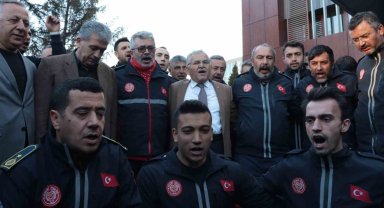 İtfaiye ekiplerini karşılayan Büyükkılıç: "Duygusal olmamak için taş olmak lazım"