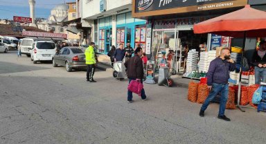 Kaldırıma önüne eşya koyan esnafa ceza