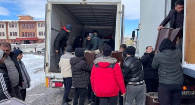 - Karaman’dan deprem bölgesine soba ve ekmek yardımı