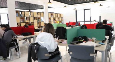 Karaman'da Genç Ofis gençlerin uğrak noktası oldu